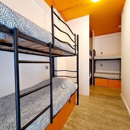 Хостел Arc House Gracia Барселона Экстерьер фото