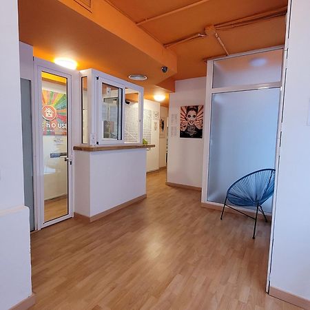 Хостел Arc House Gracia Барселона Экстерьер фото