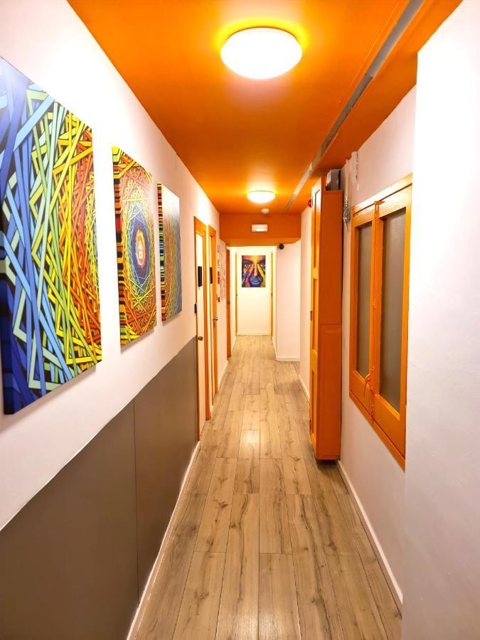 Хостел Arc House Gracia Барселона Экстерьер фото