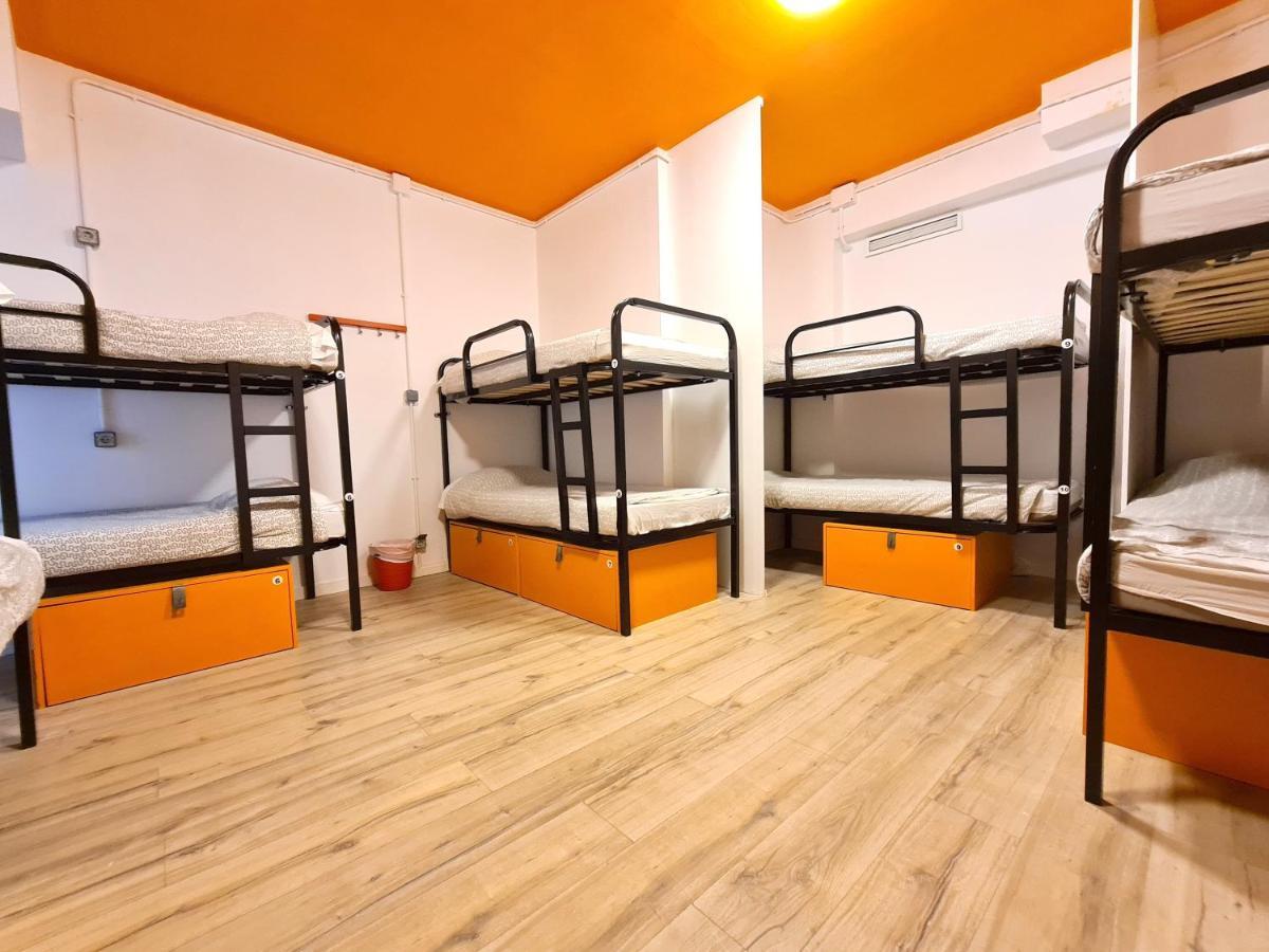 Хостел Arc House Gracia Барселона Экстерьер фото