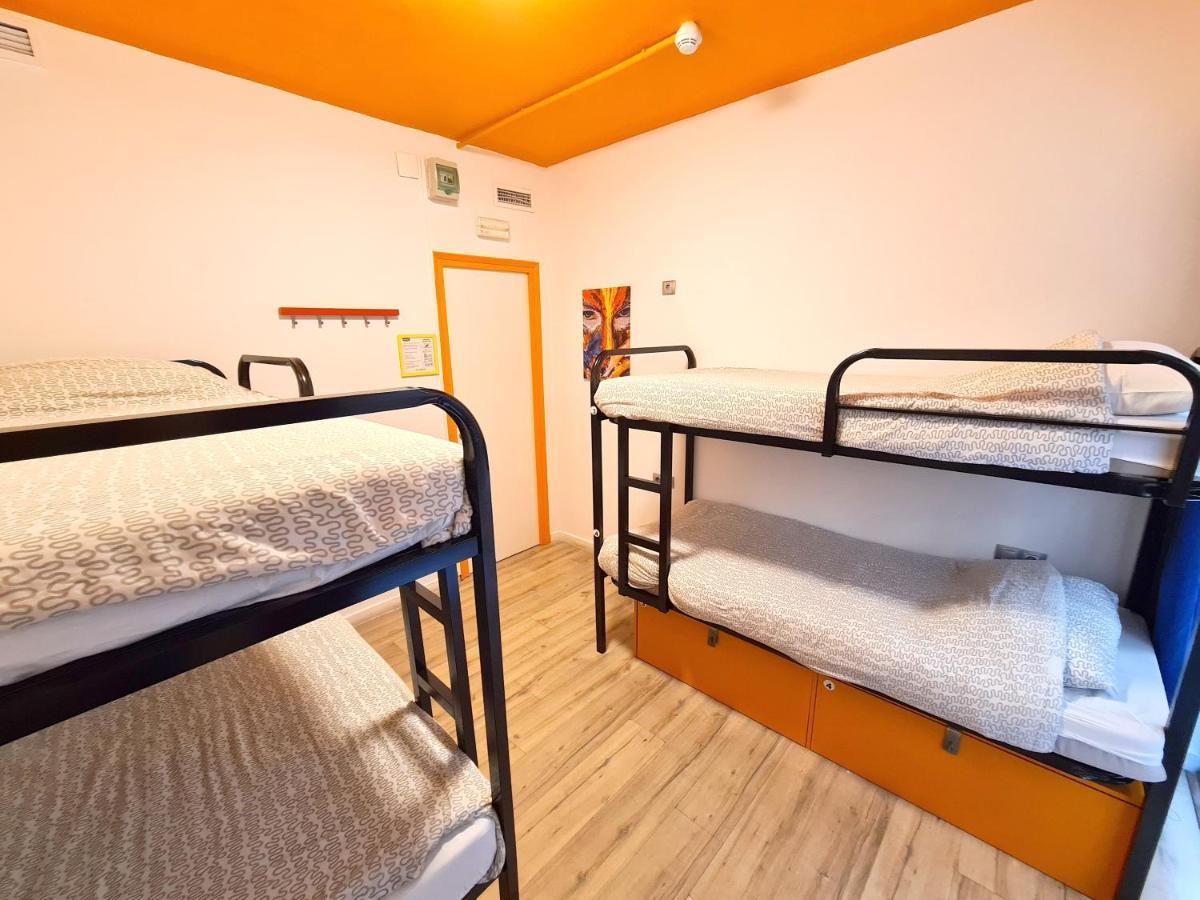 Хостел Arc House Gracia Барселона Экстерьер фото